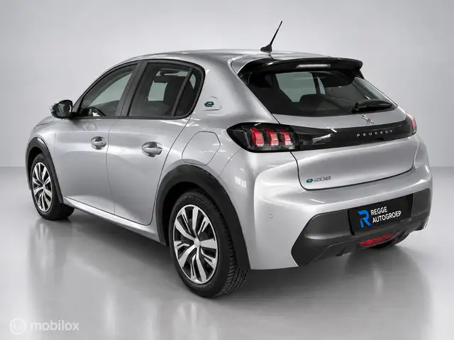 Peugeot E-208 view 9