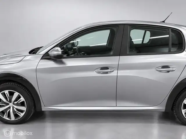 Peugeot E-208 view 7