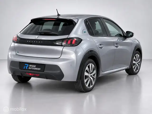 Peugeot E-208 view 3