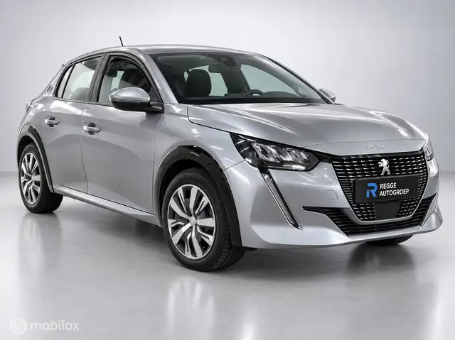 Peugeot E-208 view 5