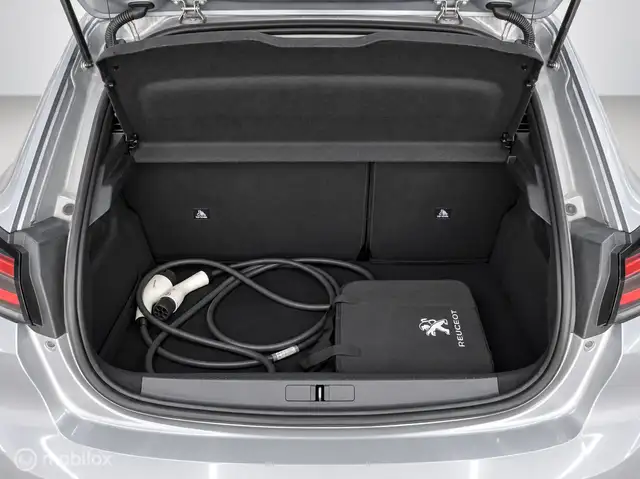 Peugeot E-208 view 14