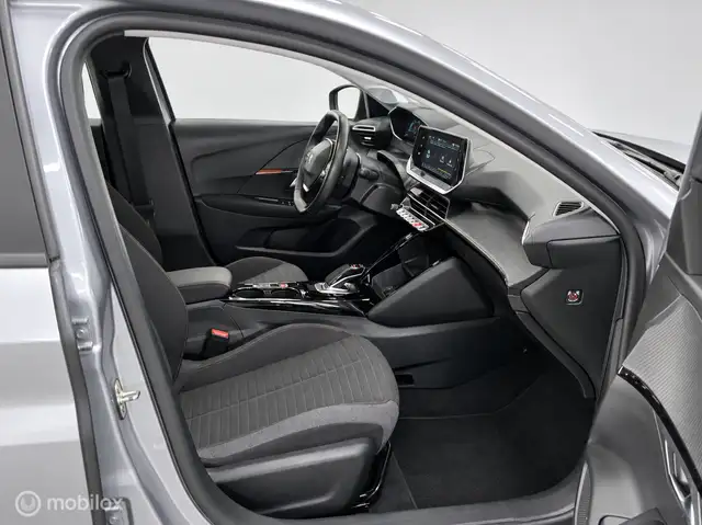 Peugeot E-208 view 4
