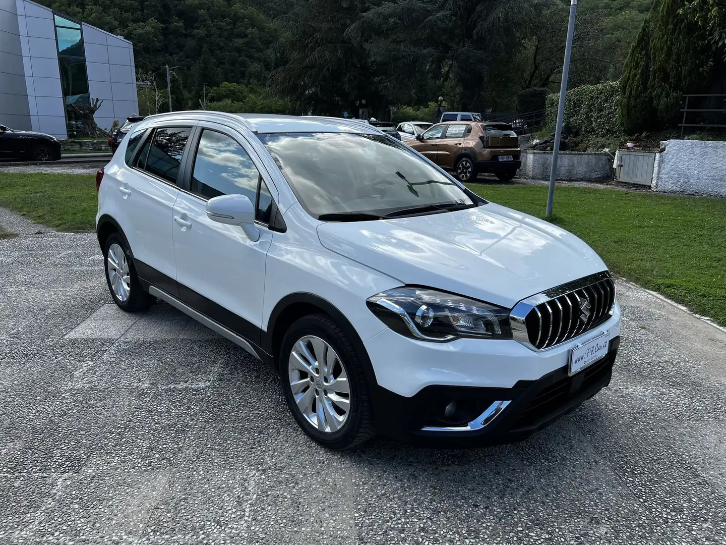 Suzuki S-Cross 1.6 DDiS Start&Stop Cool Weiß - 1