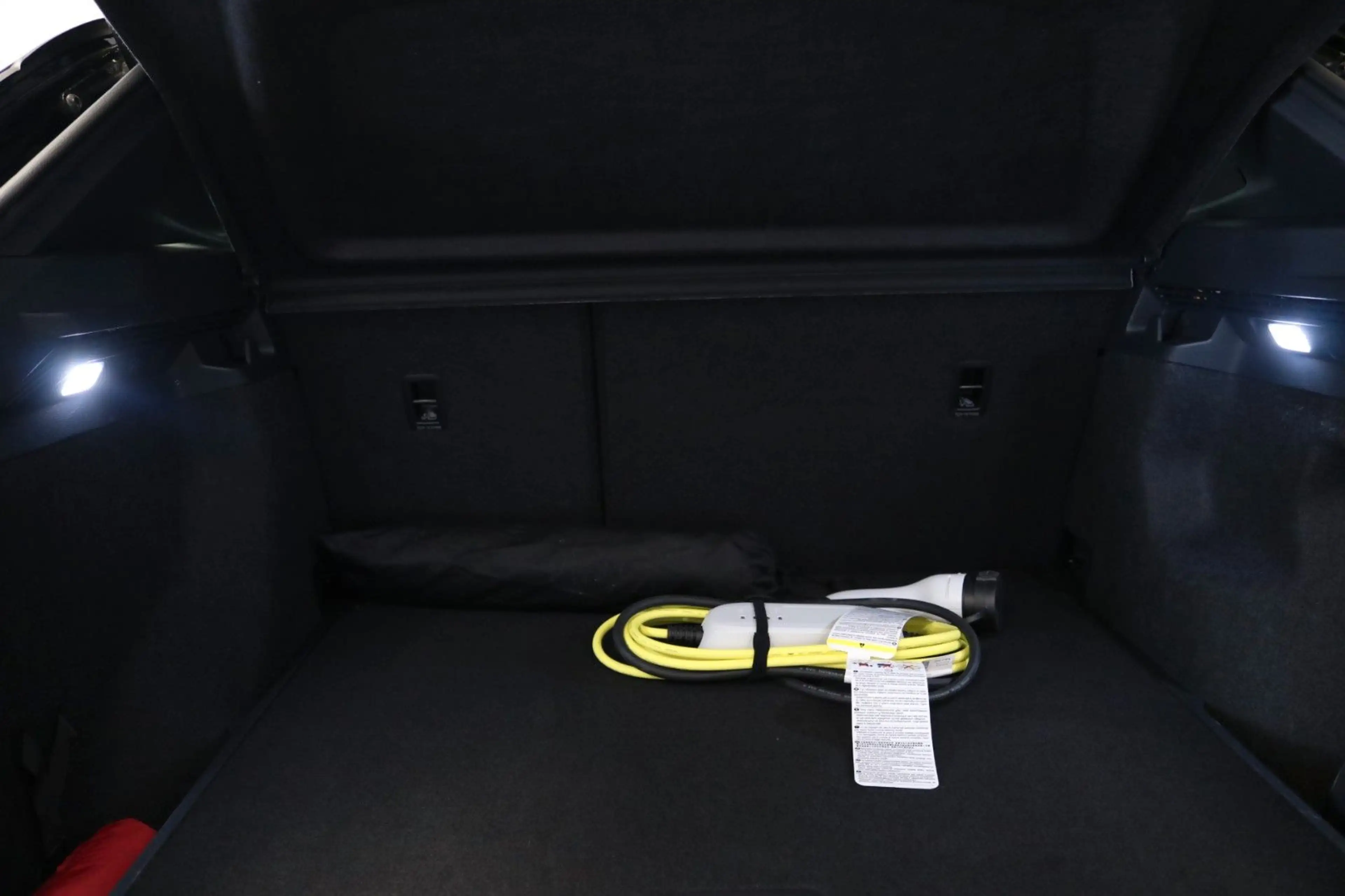 Volkswagen ID.4 Pro Performance 150 kW 360° ACC STHZ 95% — photo 7