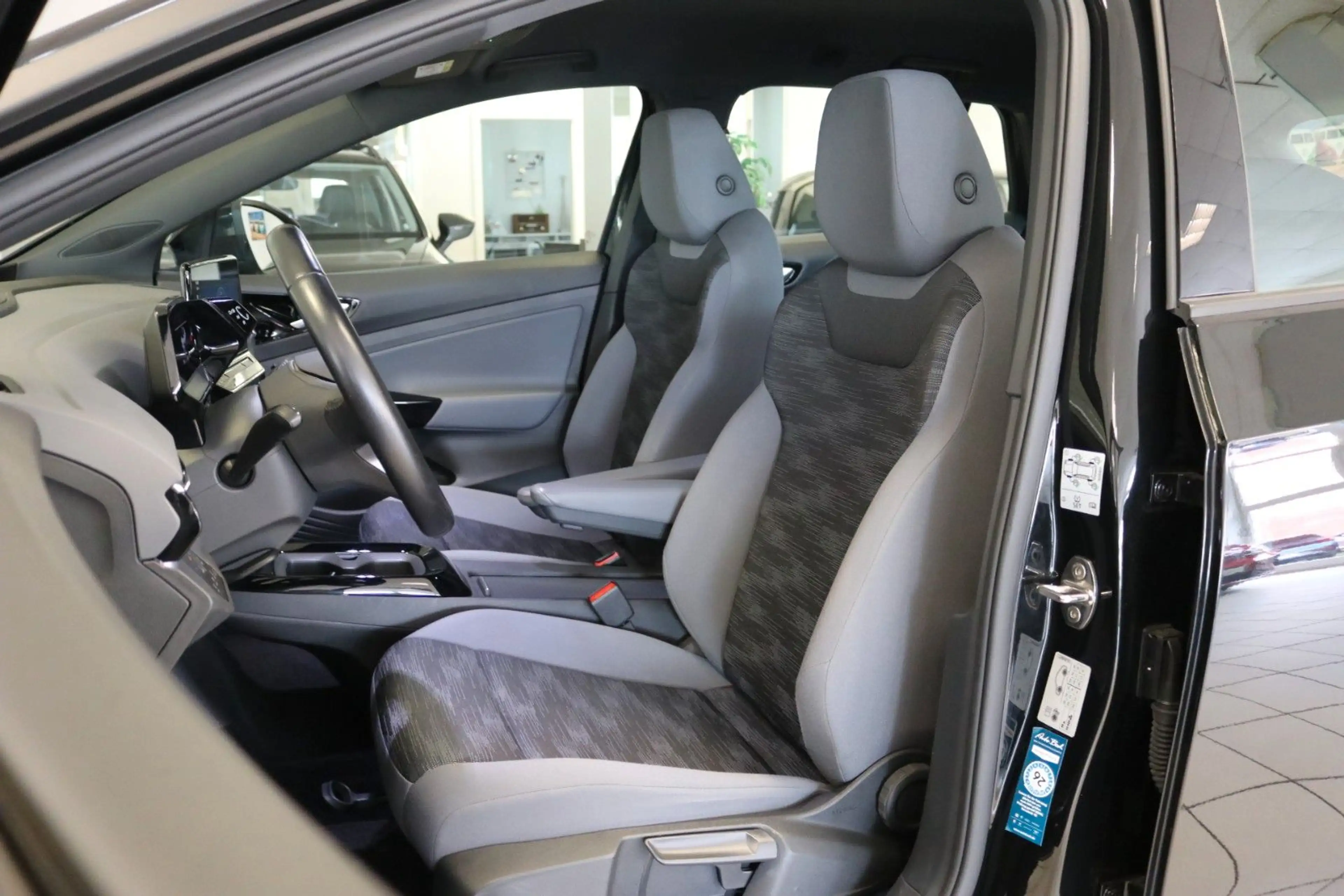 Volkswagen ID.4 Pro Performance 150 kW 360° ACC STHZ 95% — photo 15
