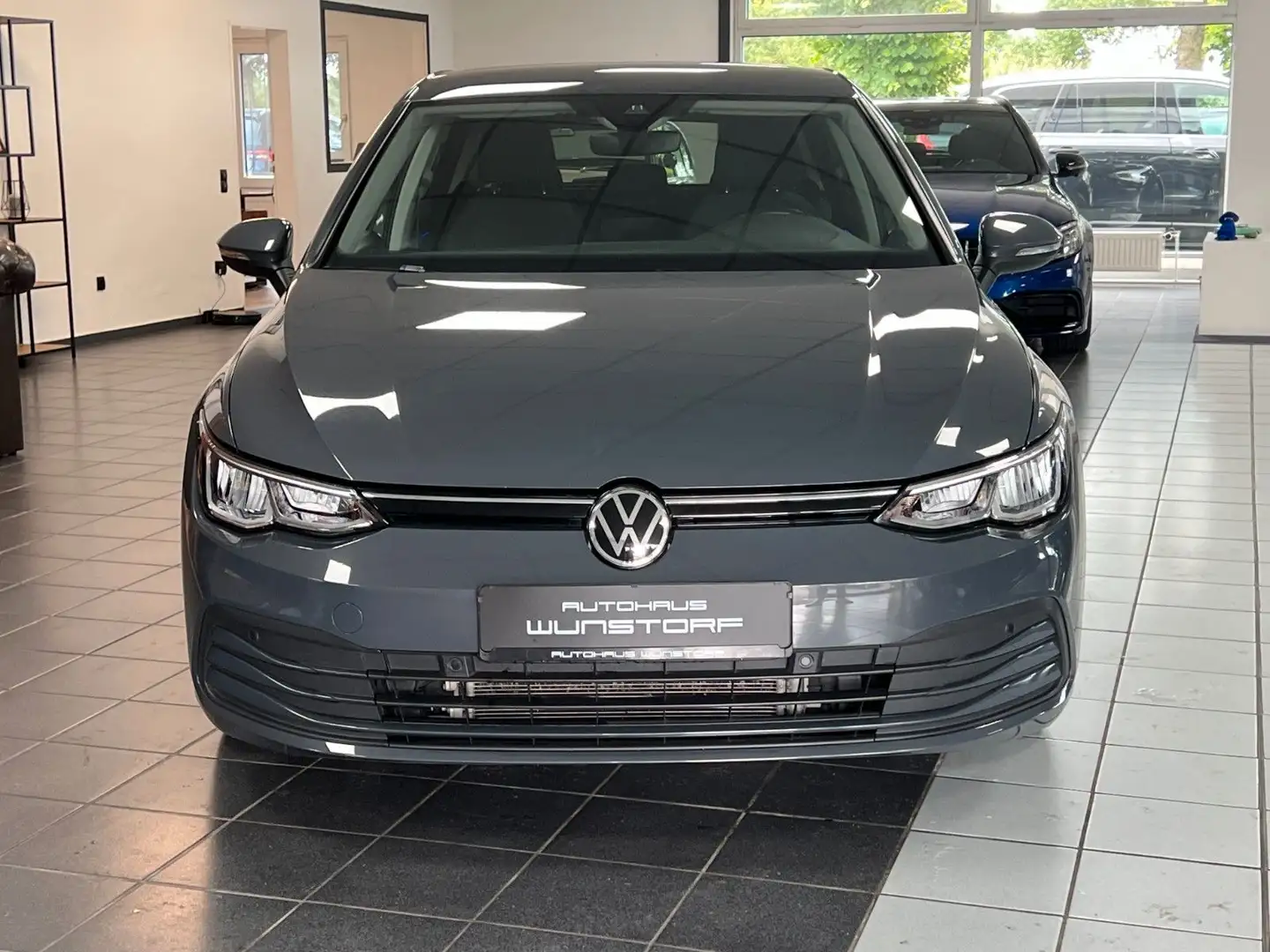 Volkswagen Golf VIII Lim. Life DSG/LED/ACC/CAM/NAVI/SHZ/ Grijs - 2