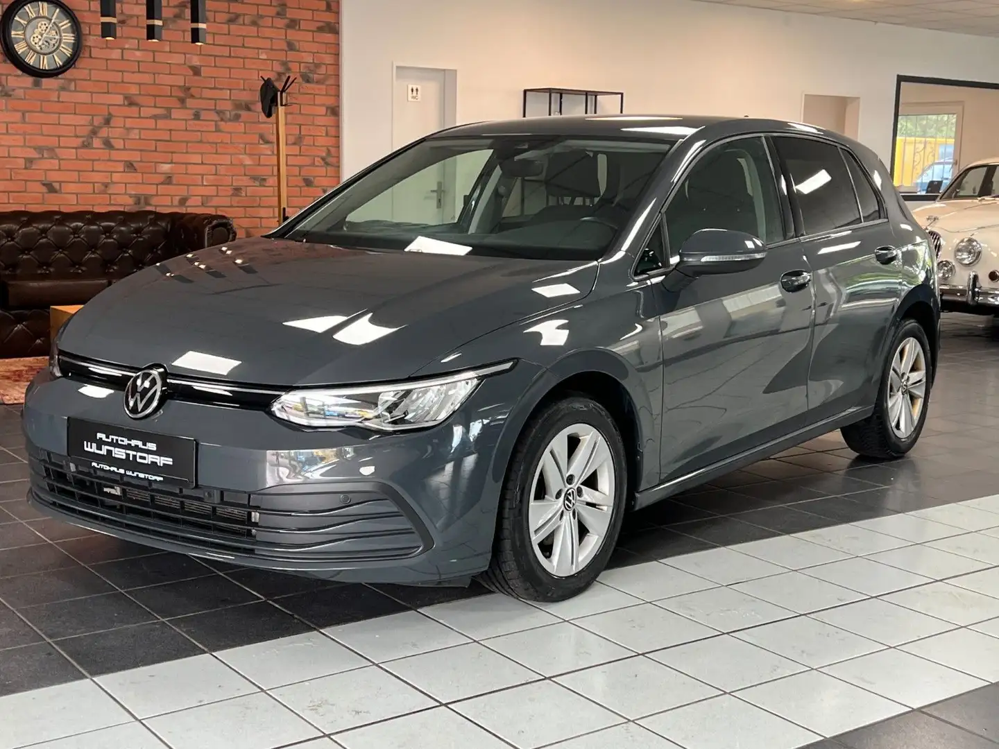 Volkswagen Golf VIII Lim. Life DSG/LED/ACC/CAM/NAVI/SHZ/ Grijs - 1