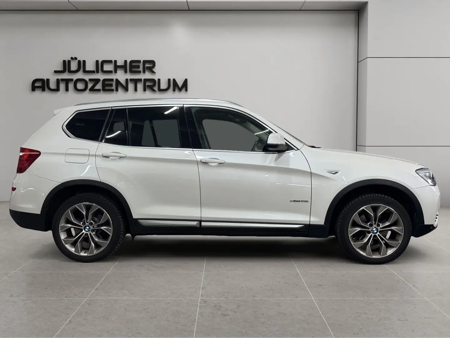 BMW X3 xDrive 28 i X-Line Aut., Panoramadach,Rentner Wit - 2