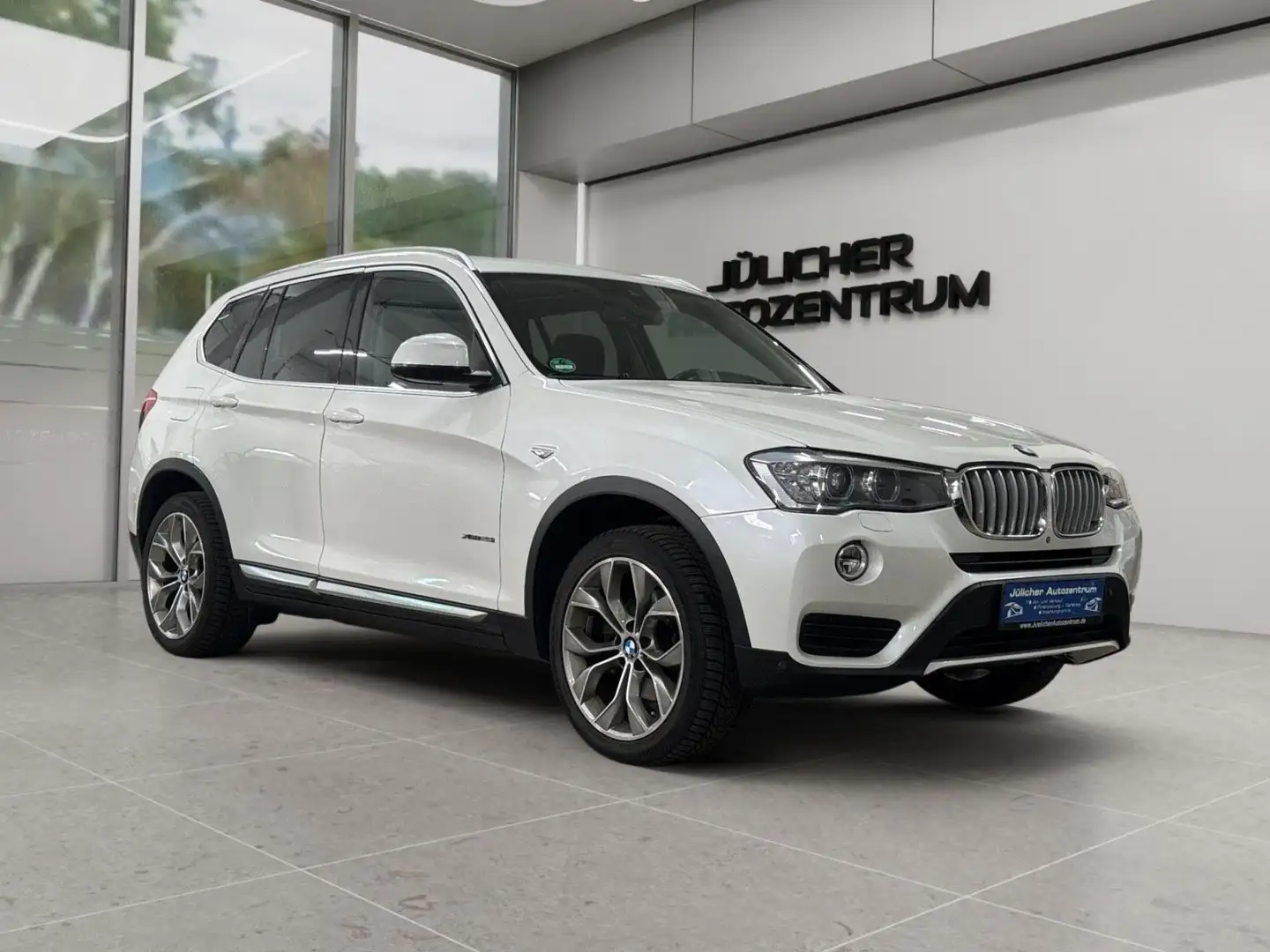 BMW X3 xDrive 28 i X-Line Aut., Panoramadach,Rentner Wit - 1