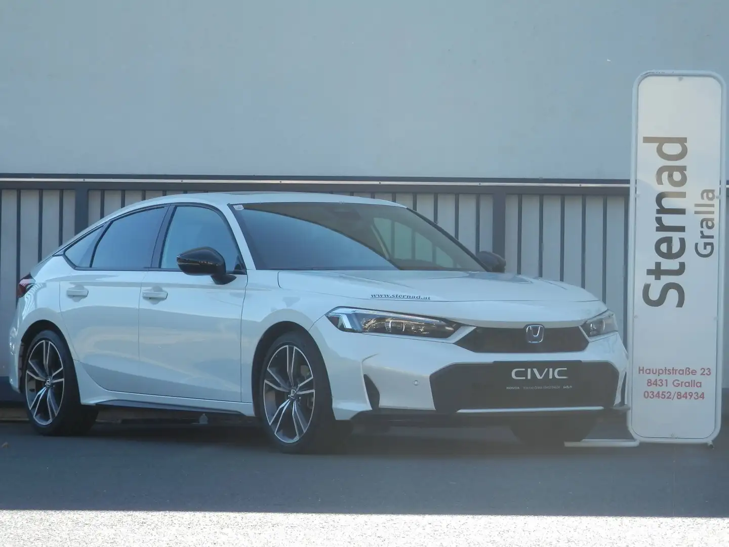Honda Civic 2.0 i-MMD Hybrid Advance e-CVT Aut. Weiß - 1