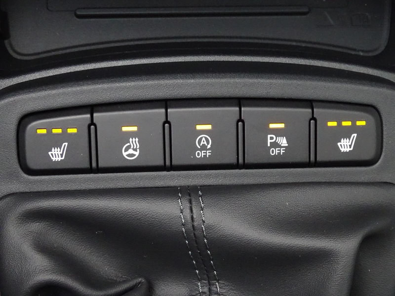Hyundai i10 1.0 GDi CONNECT & GO NAVI/DAB+/APPLE/KAMERA — photo 12