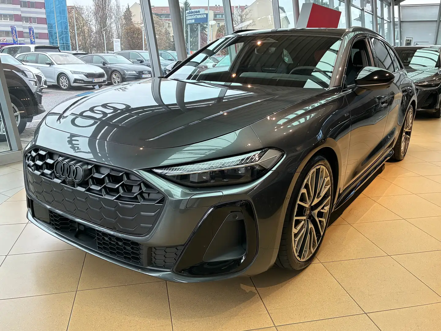 Audi A5 Avant e-hybrid 270 kW LP € 93.816,-- *U-AKTION Grau - 1