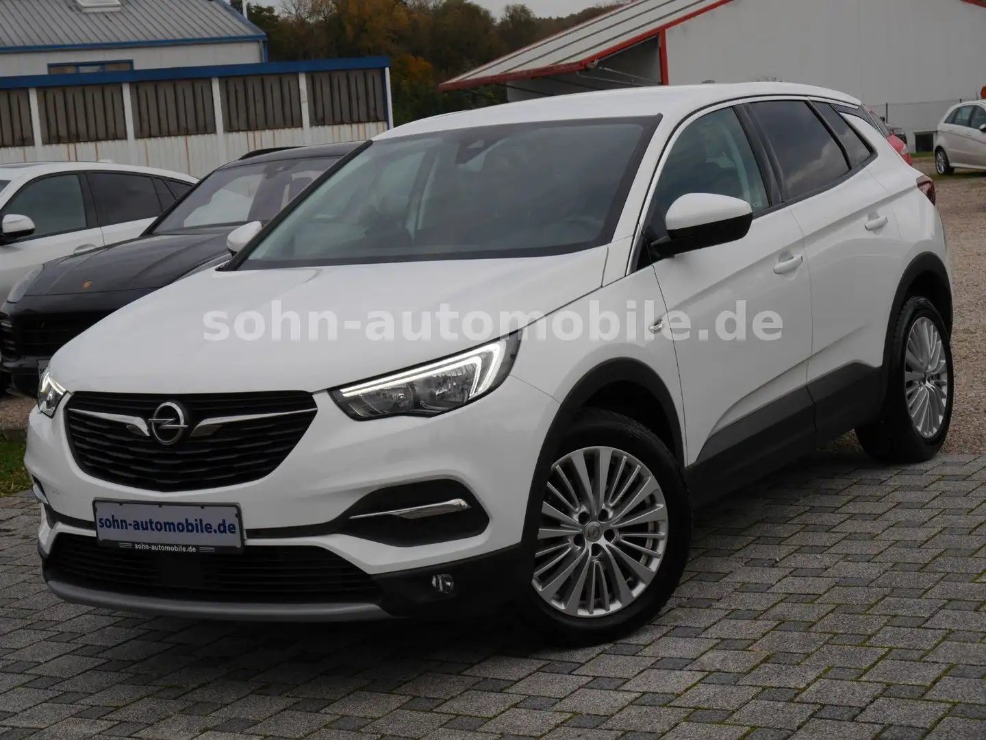 Opel Grandland X Innovation 1.Hand/Navi/SHZ/LHZ/AHK Blanc - 1