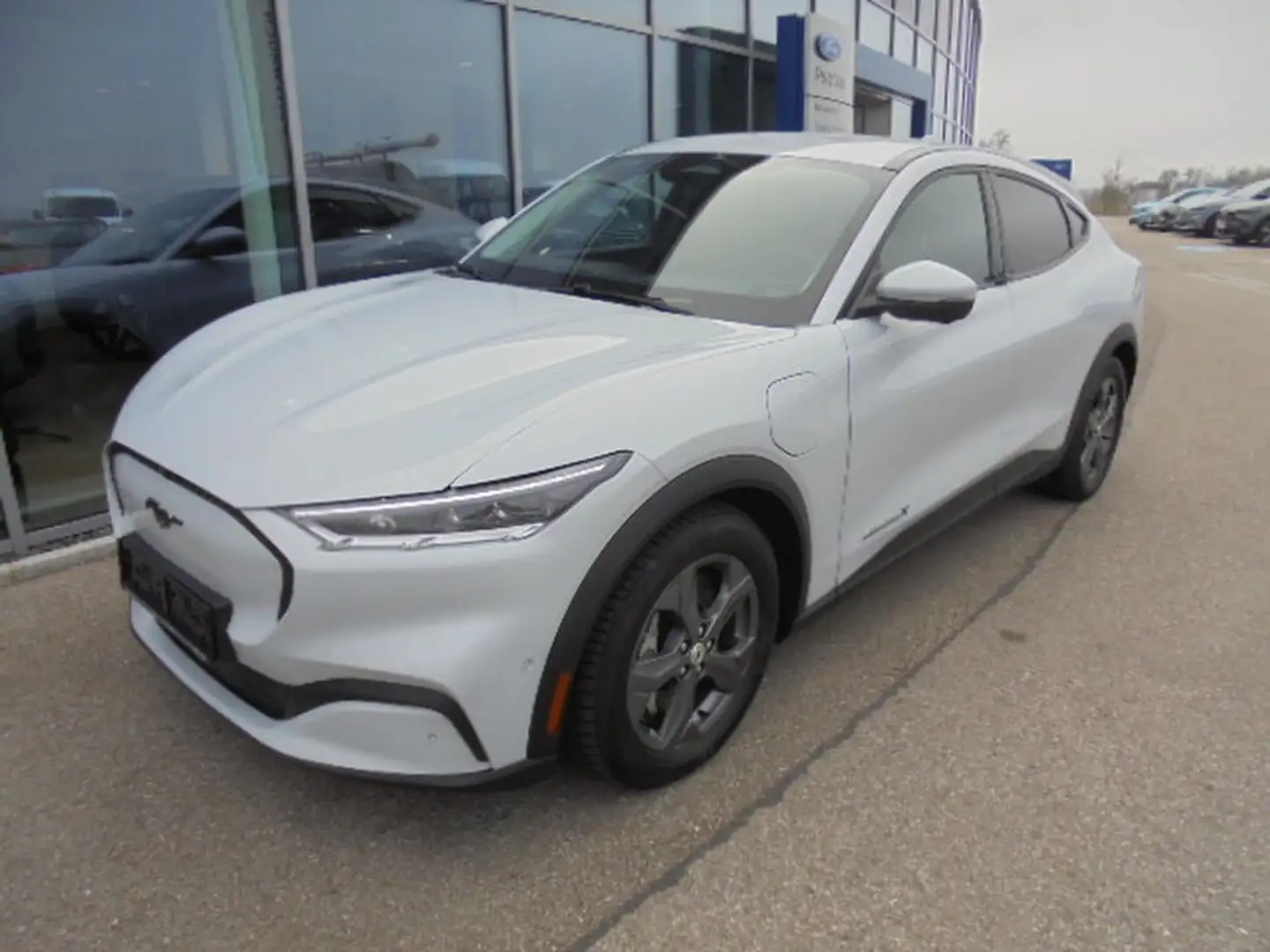 Ford Mustang Mach-E Extended Range RWD 294PS Weiß - 1