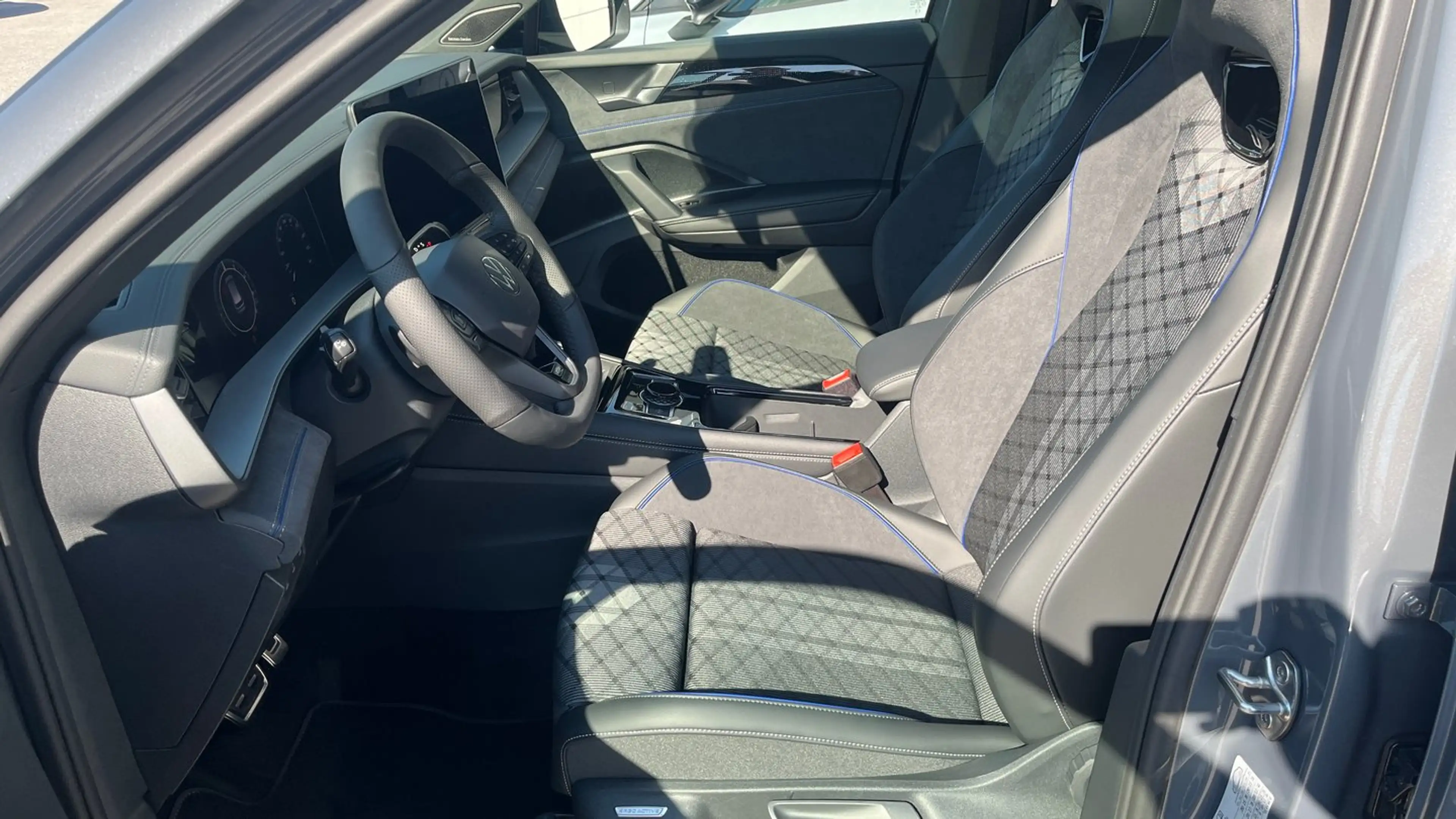 Volkswagen Tayron Sport eHybrid DSG 150kW — photo 10