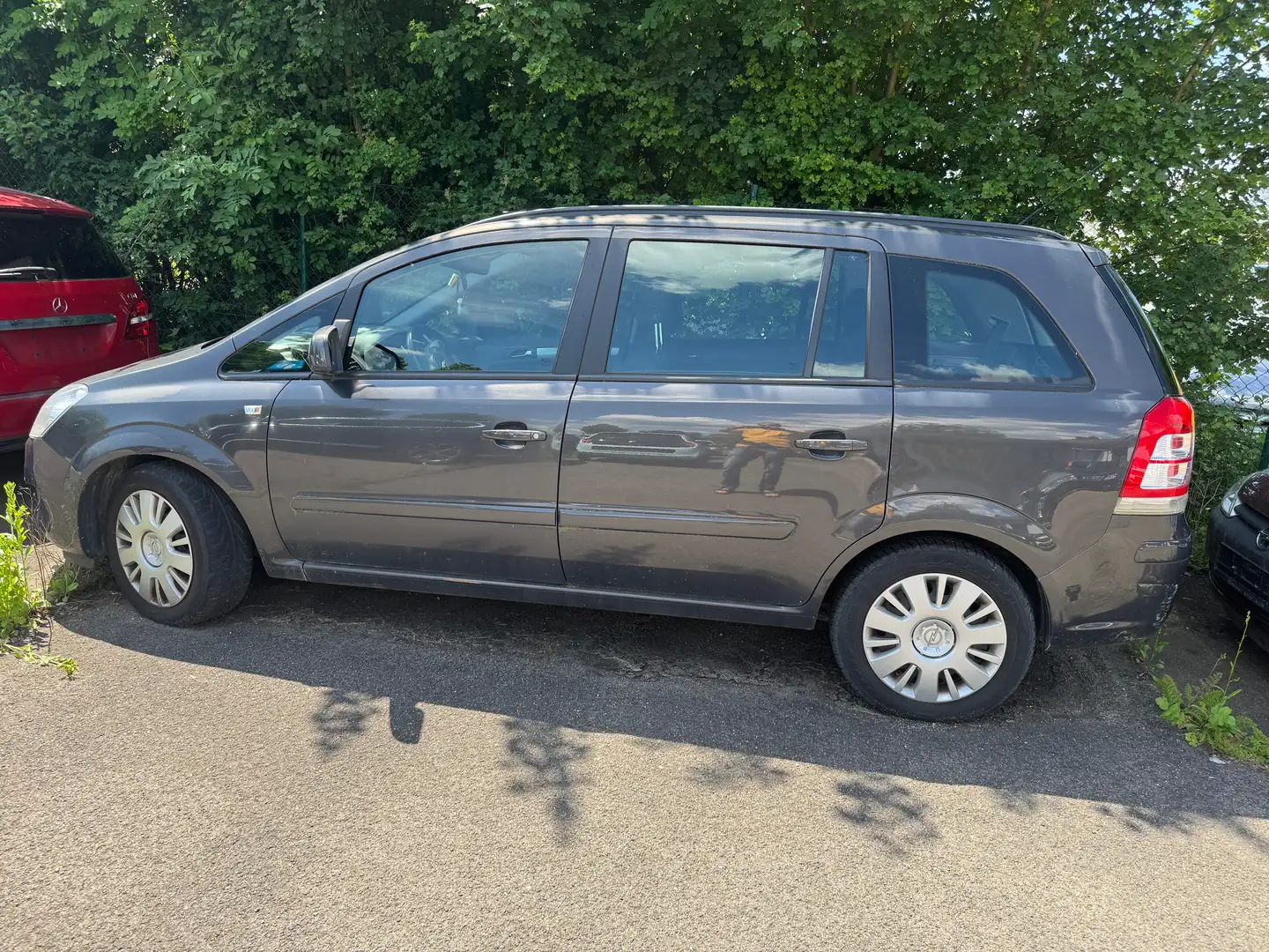 Opel Zafira Family Gris - 2