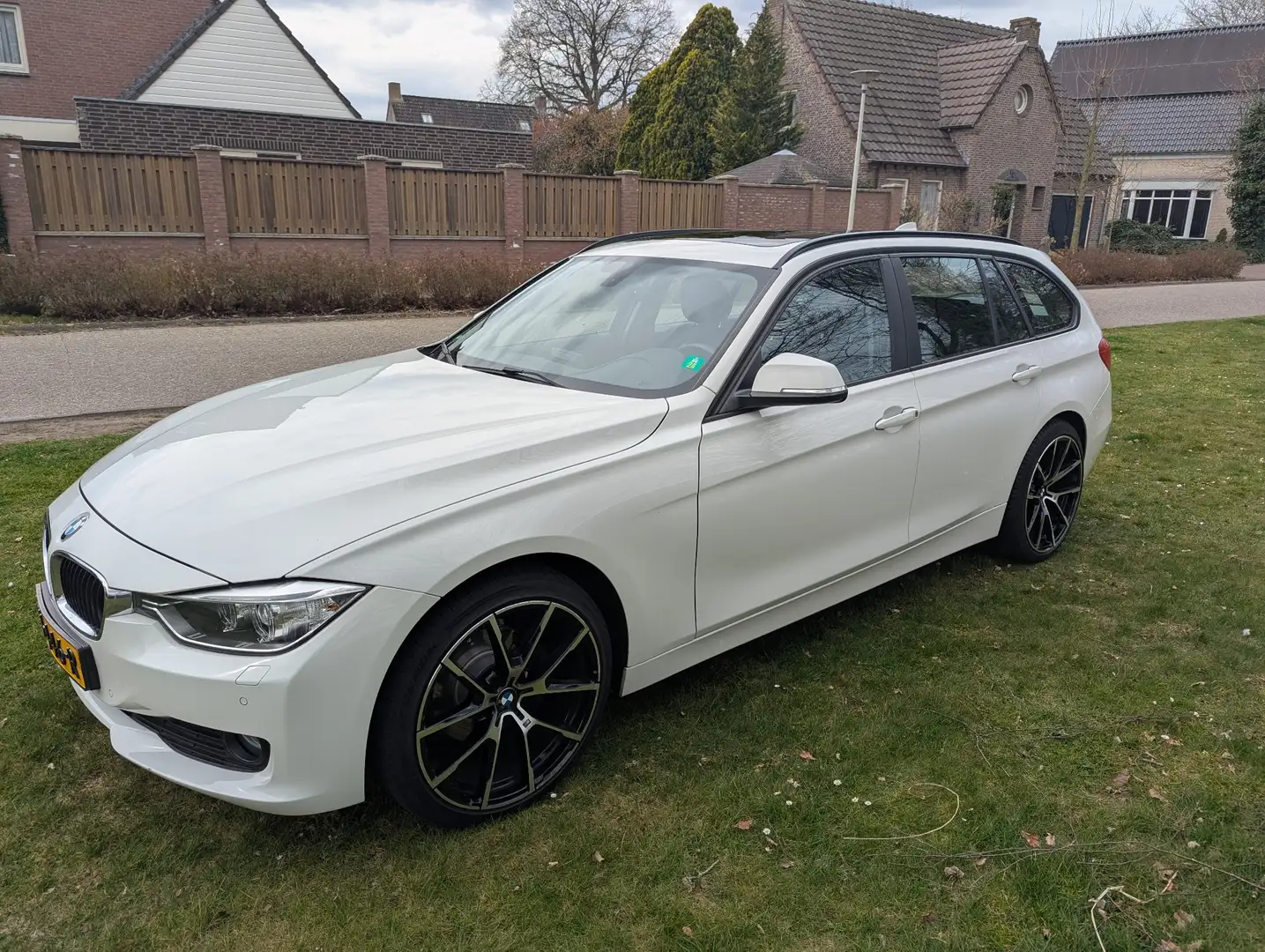 BMW 318 318 High Executive Wit - 1