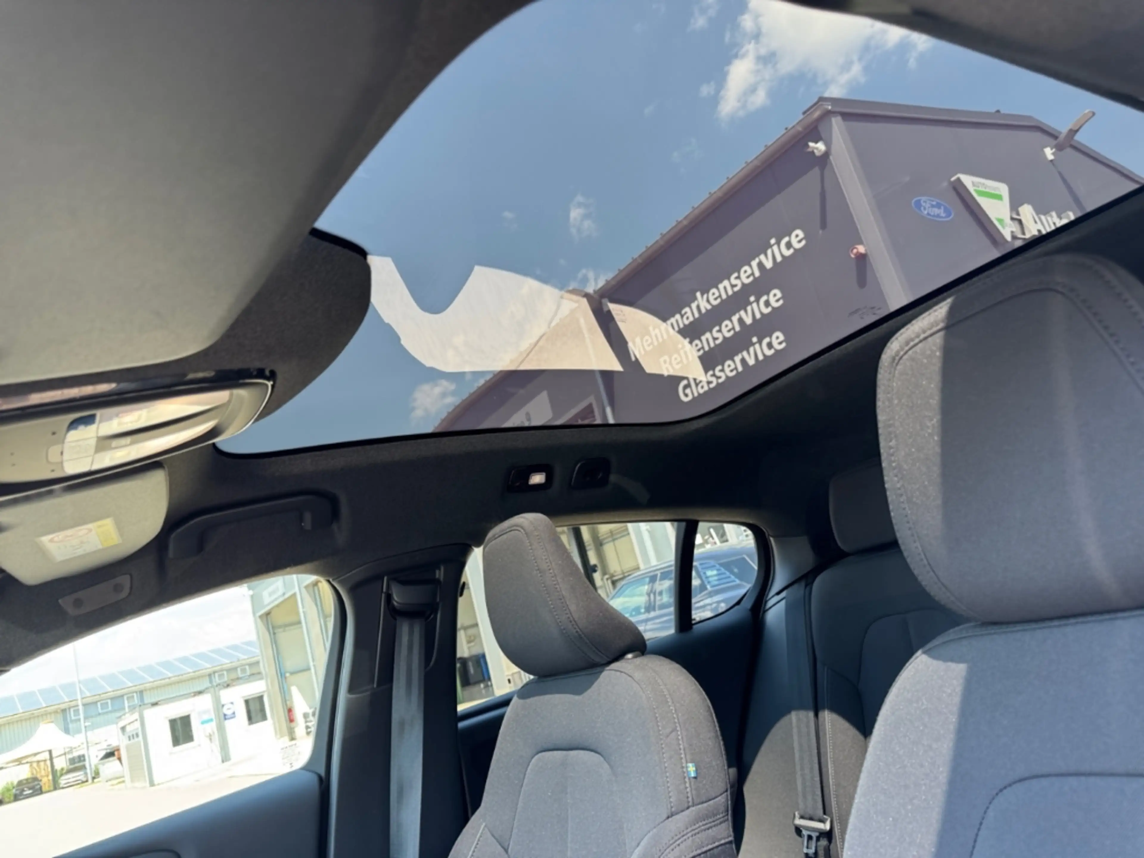 Volvo C40 Plus Recharge StandHZG AHK-el. klappb. Panorama Na — photo 14