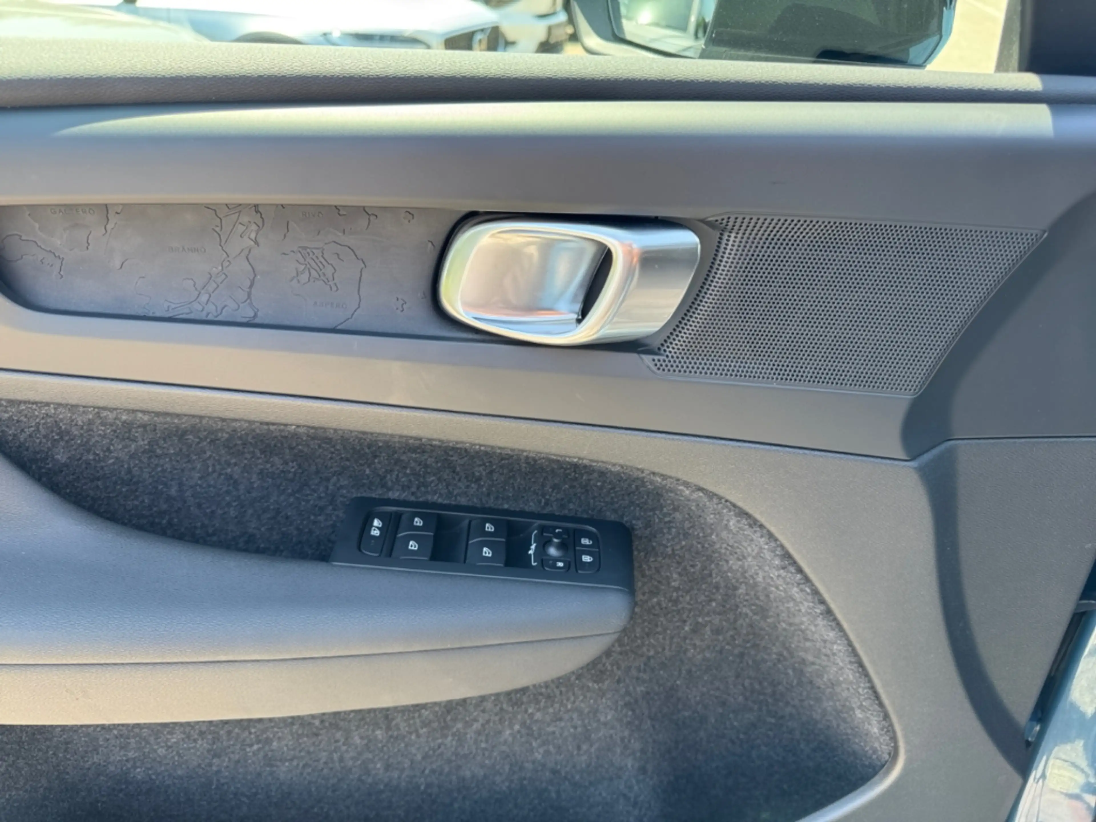 Volvo C40 Plus Recharge StandHZG AHK-el. klappb. Panorama Na — photo 13