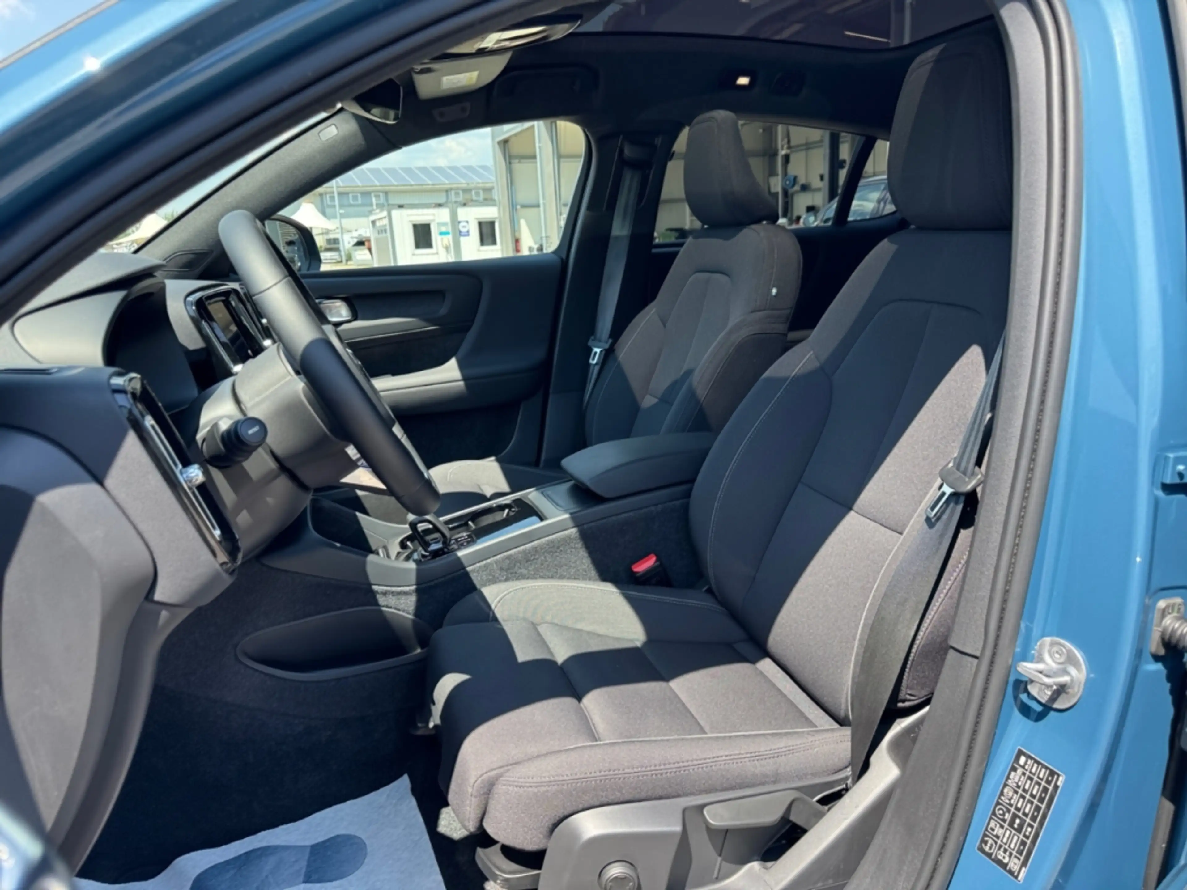 Volvo C40 Plus Recharge StandHZG AHK-el. klappb. Panorama Na — photo 10
