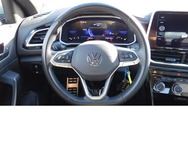 Volkswagen T-Roc view 5