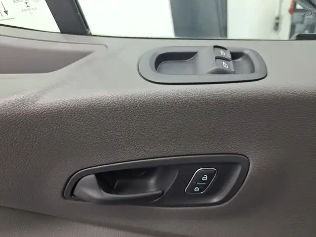 Ford Transit view 12