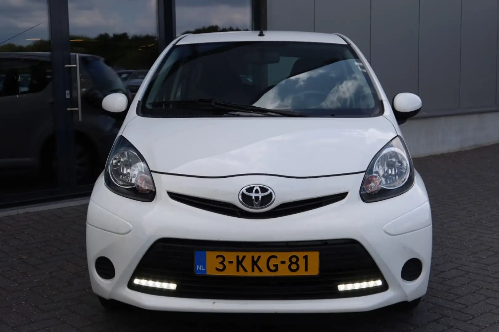 Toyota Aygo 1.0 VVT-i Aspiration 5drs. Airco, Led, 40.000km NA Wit - 2