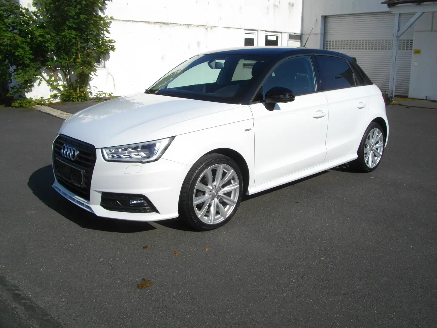 Audi A1 1.0 TFSI ultra Sportback sport S-Line Weiß - 1