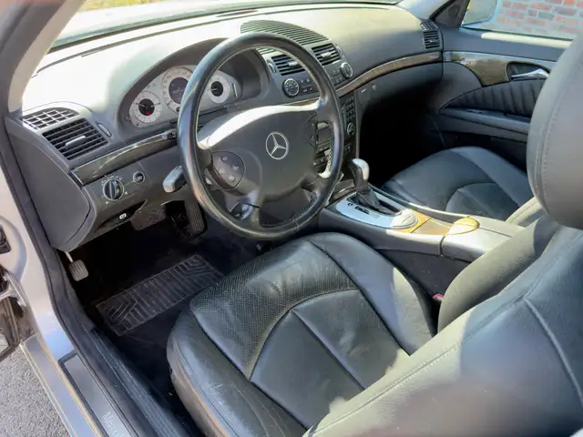 Mercedes-Benz E-Class view 5