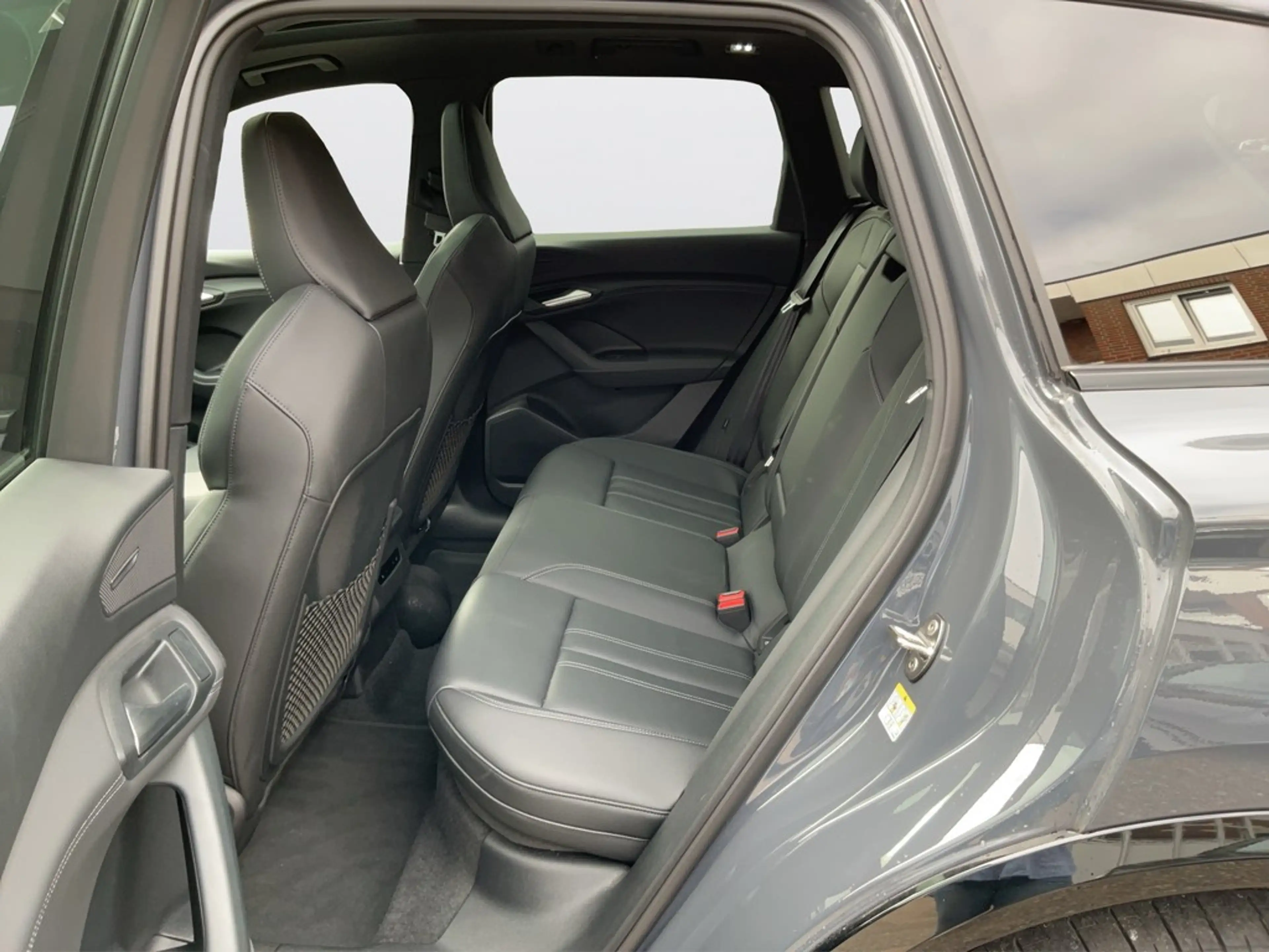 Audi e-tron performance 225 kW edition one — photo 12
