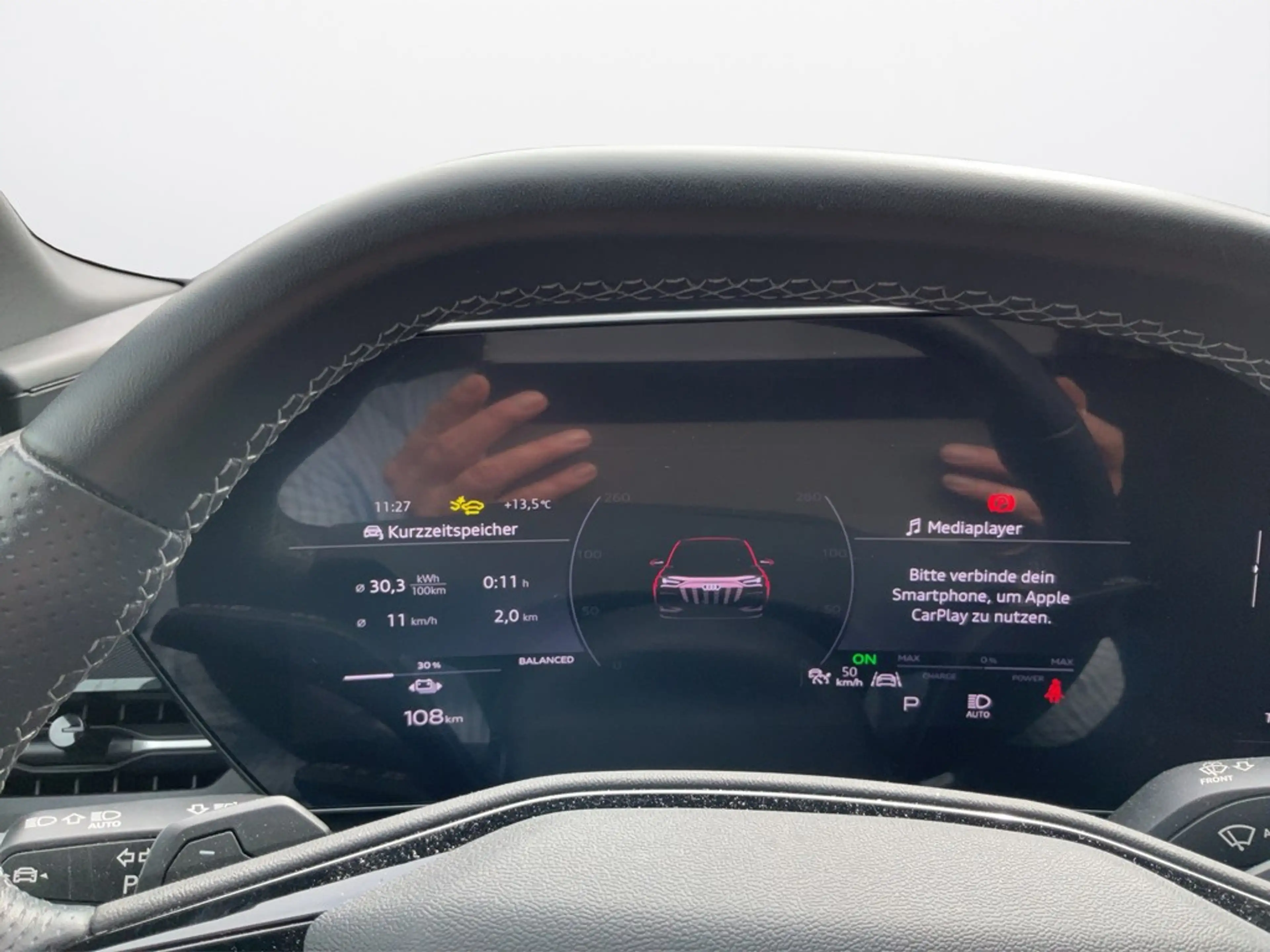 Audi e-tron performance 225 kW edition one — photo 11