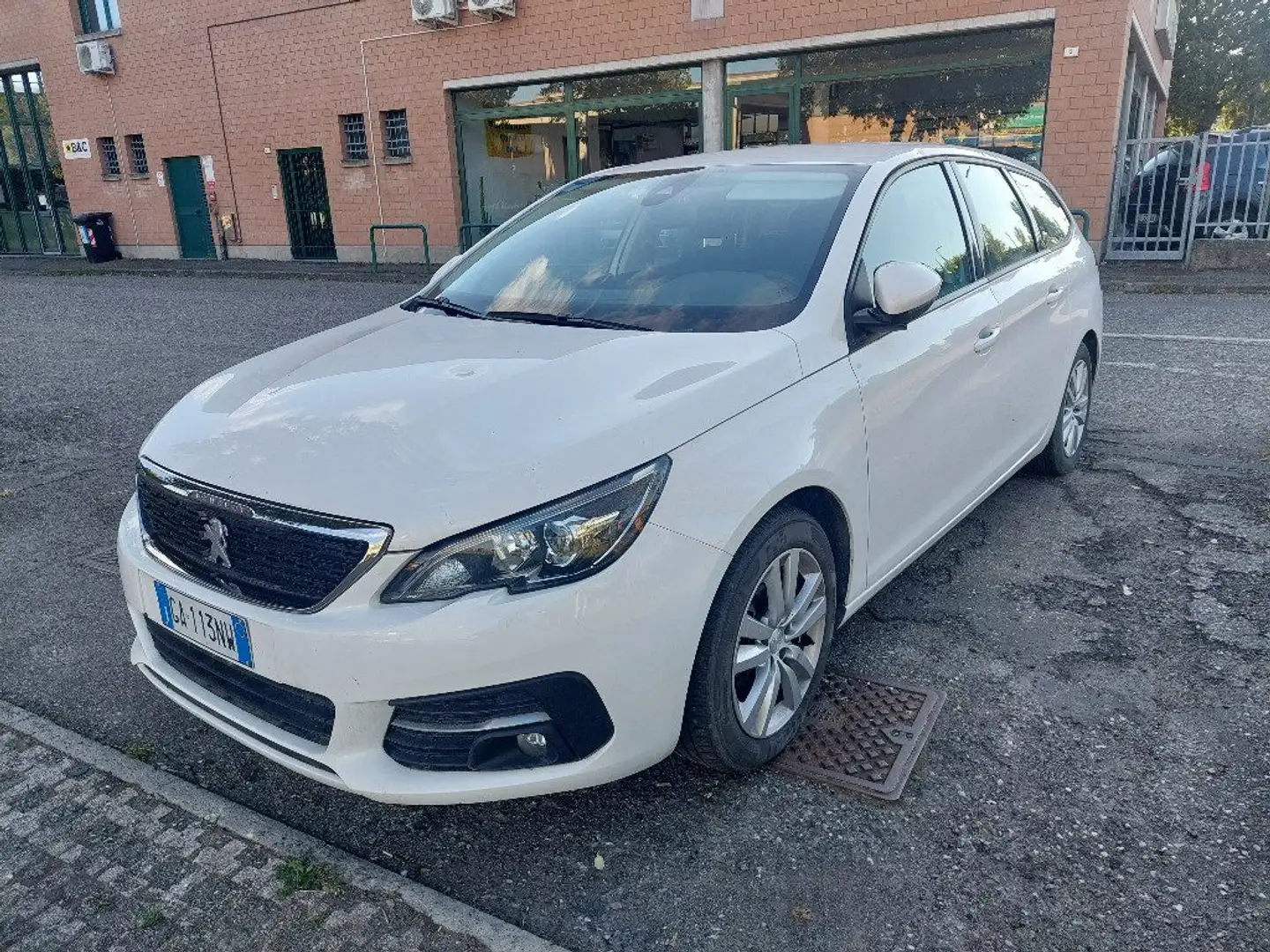 Peugeot 308 BlueHDi 100 S&S SW Business Weiß - 1