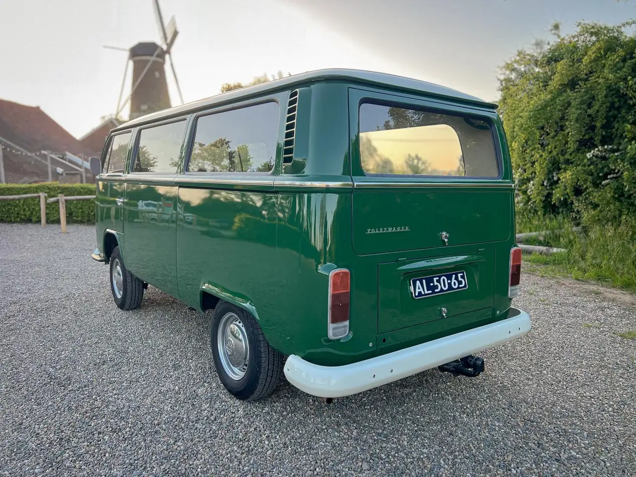 Volkswagen T2AB Full nut and bolt restored Elm Green L60D Bay window, foto 2