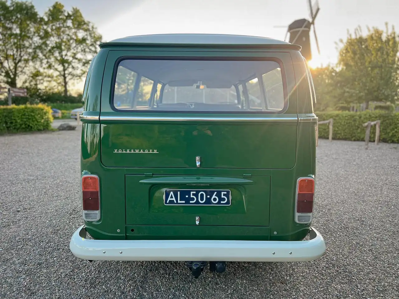 Volkswagen T2AB Full nut and bolt restored Elm Green L60D Bay window, foto 3