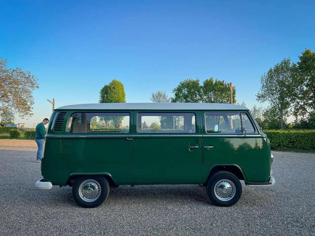 Volkswagen T2AB Full nut and bolt restored Elm Green L60D Bay window, foto 6