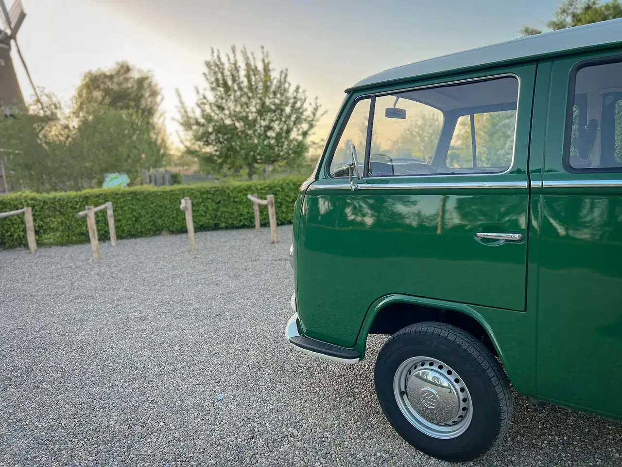 Volkswagen T2AB Full nut and bolt restored Elm Green L60D Bay window, foto 12