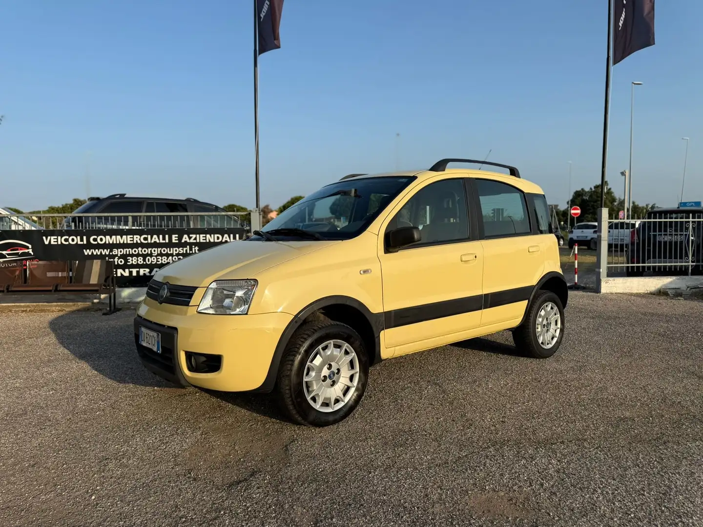 Fiat Panda Panda 1.2 Climbing 4x4 Gelb - 2