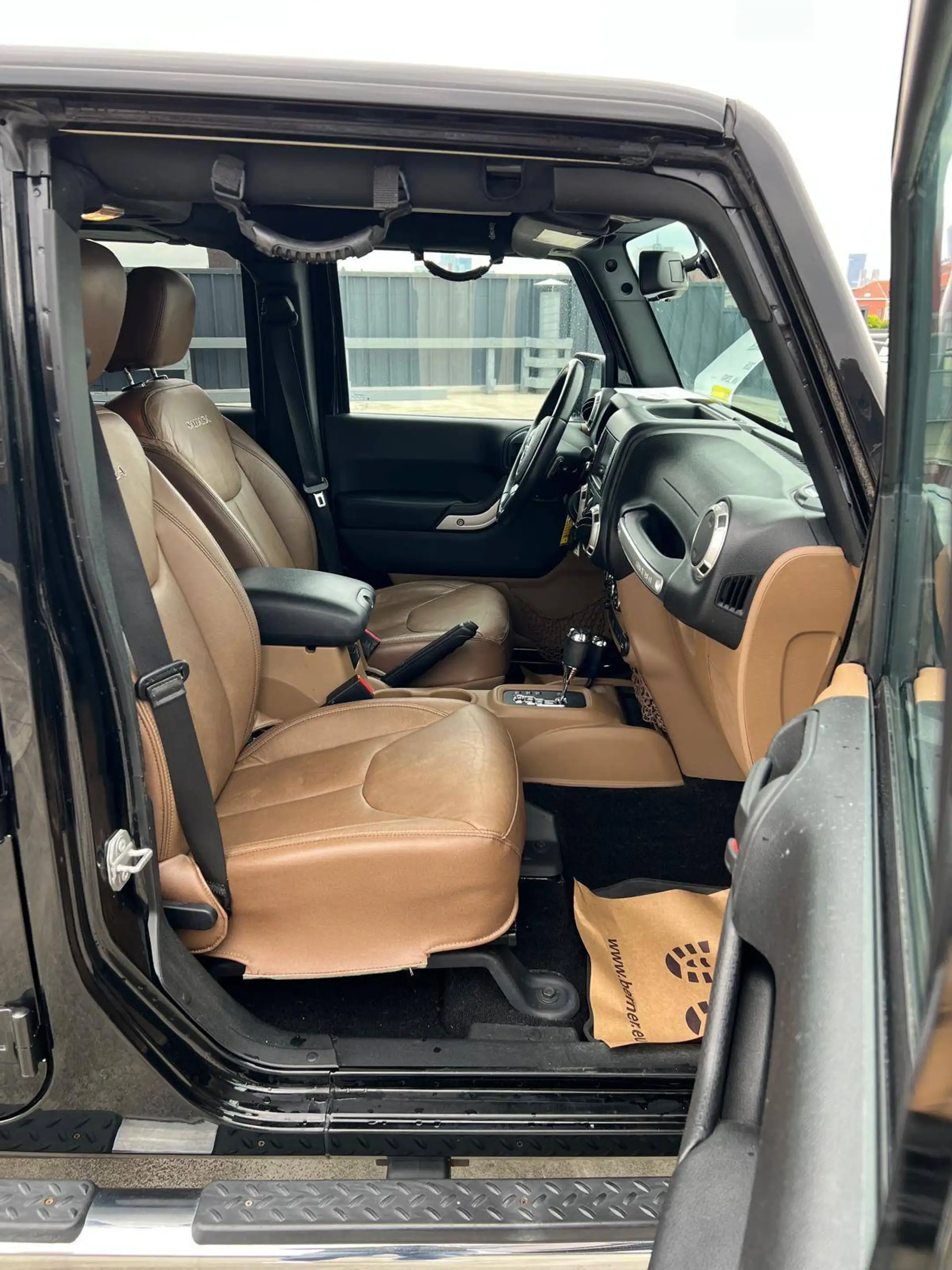 Jeep Wrangler FULLY LOADED -ONLY FOR EXPORT OUT OF EUROPE — photo 8