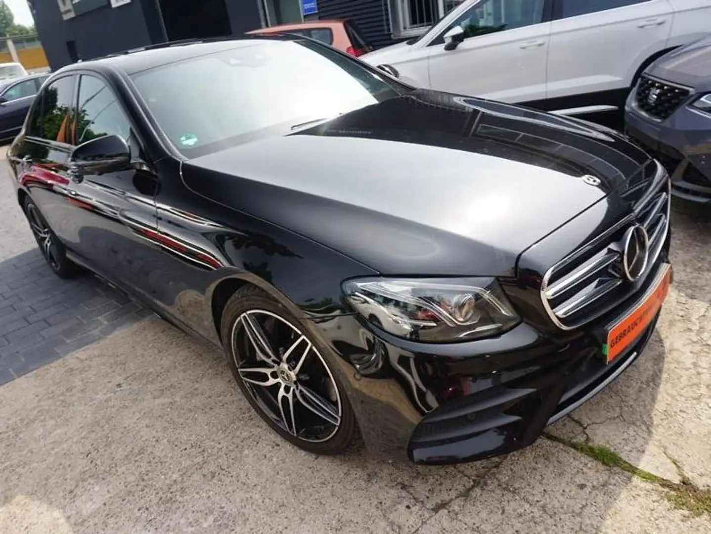 Mercedes-Benz E 400 E 400 4Matic Fest Preis Schwarz - 1