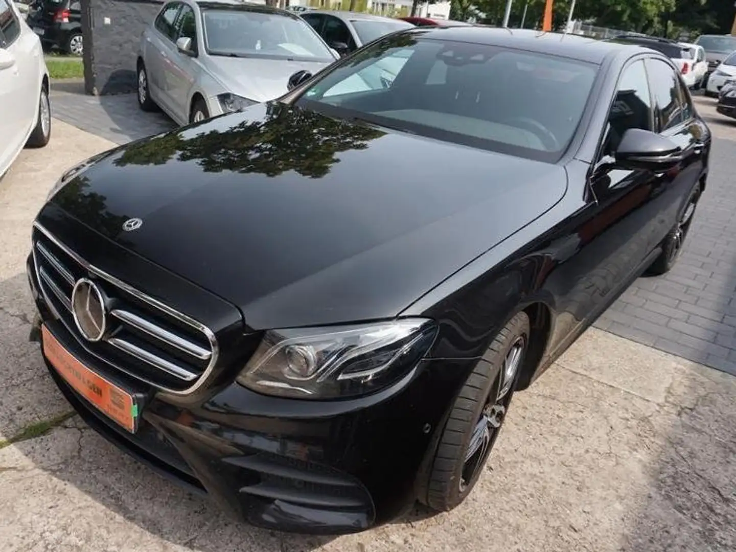 Mercedes-Benz E 400 E 400 4Matic Fest Preis Schwarz - 2