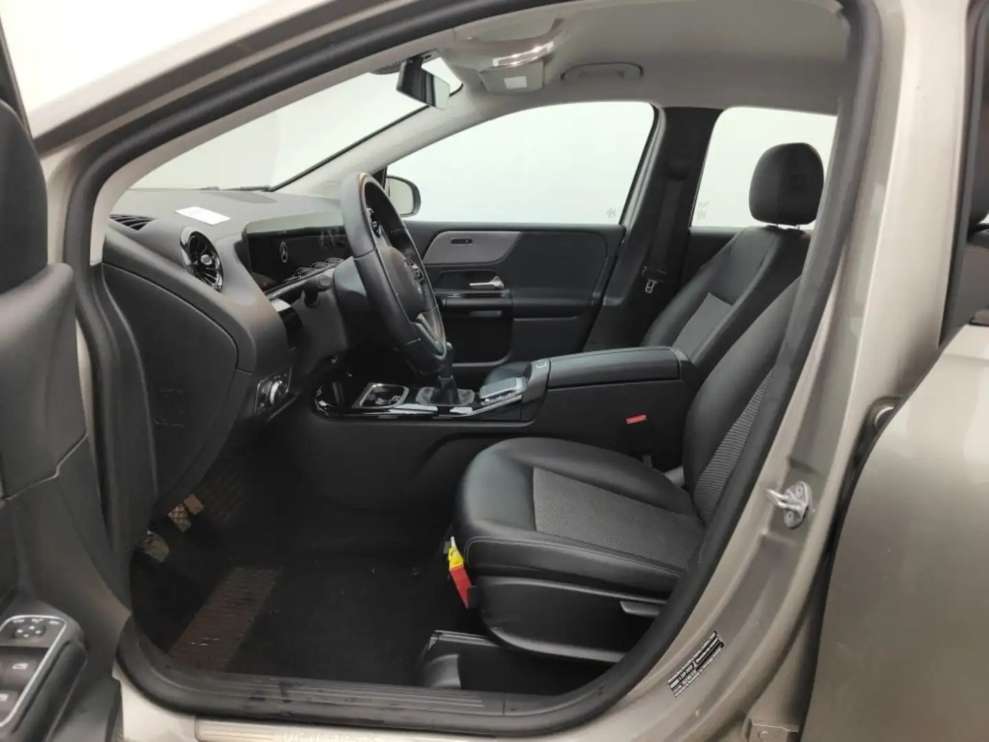 Mercedes-Benz B 180 B 180 d (EU6AP) Argent - 1