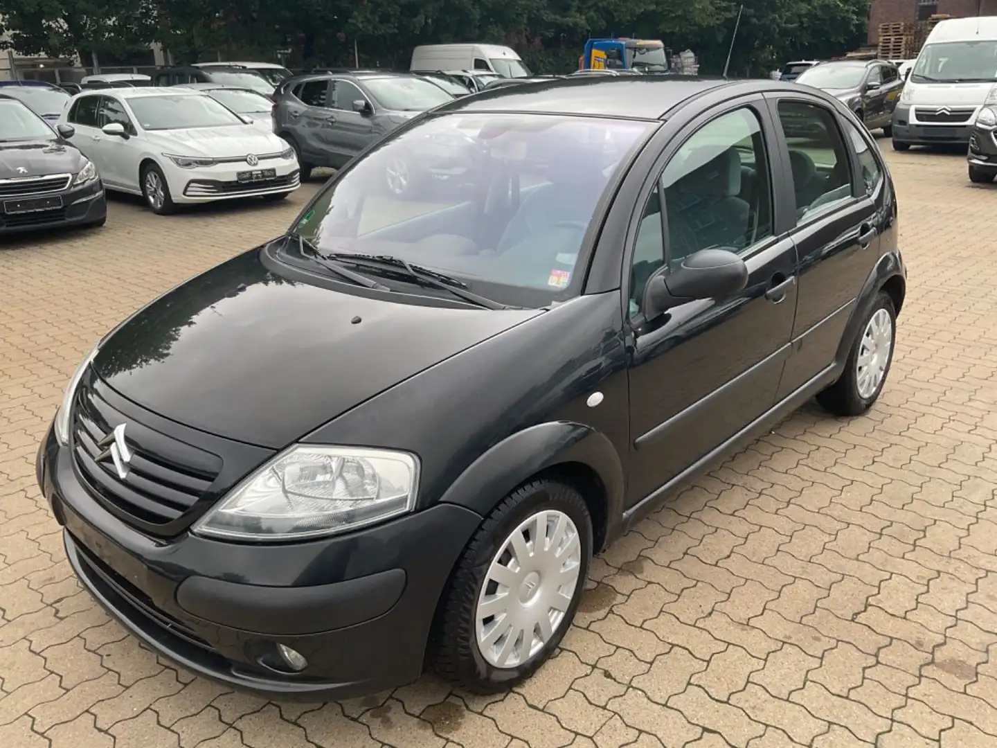 Citroen C3 *Automatik* *Wenig KM* *TÜV 11.2025* crna - 1