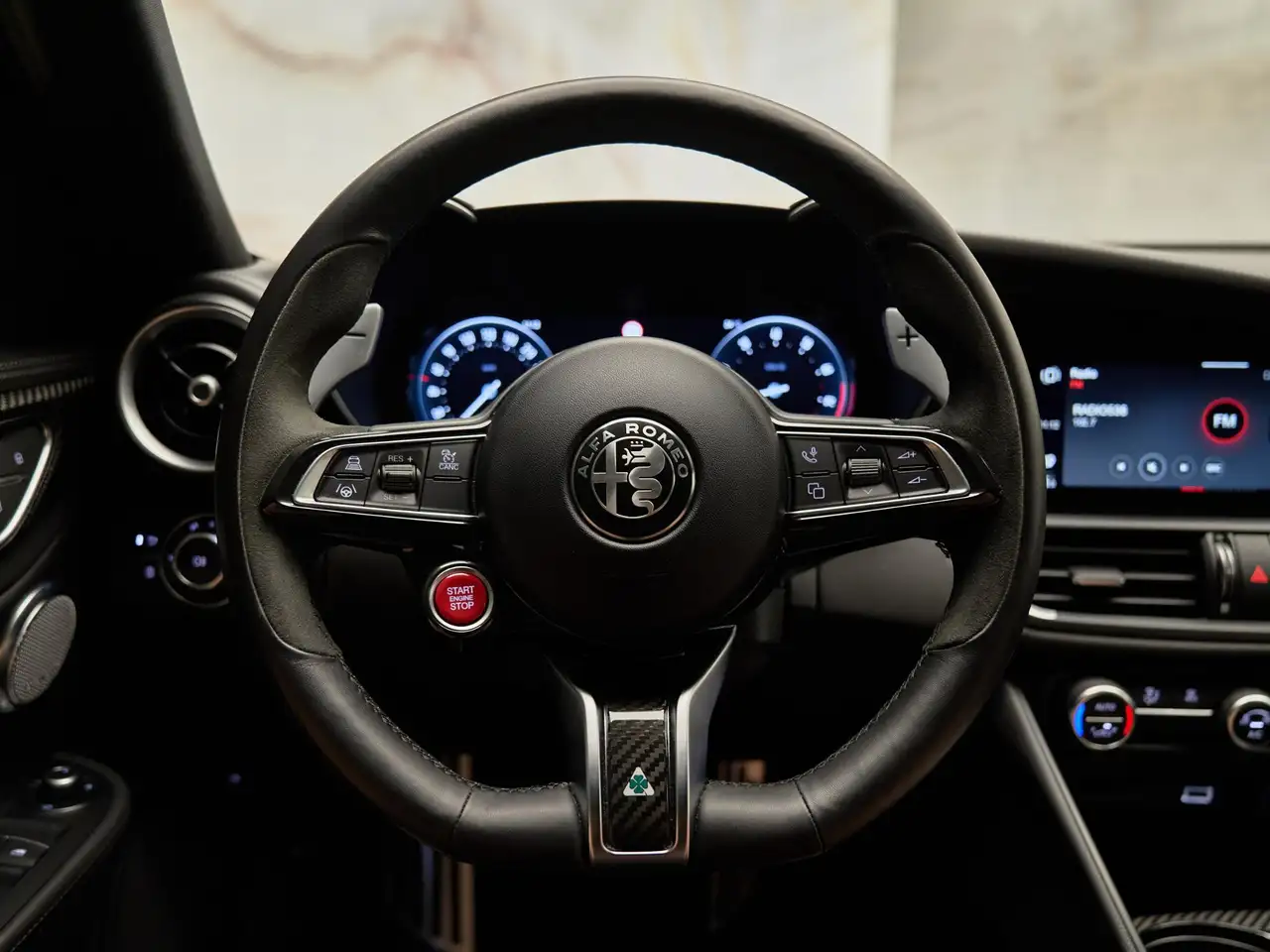 Alfa Romeo Giulia 2024 — фото 16