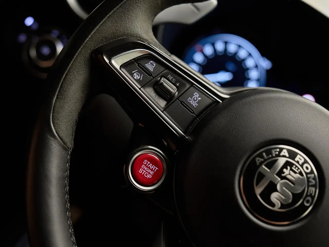 Alfa Romeo Giulia 2024 — фото 17