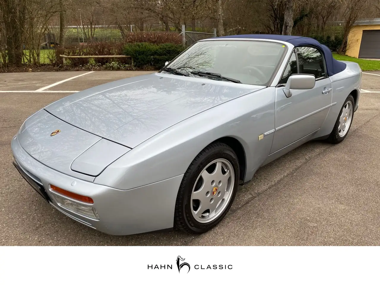 Porsche 944