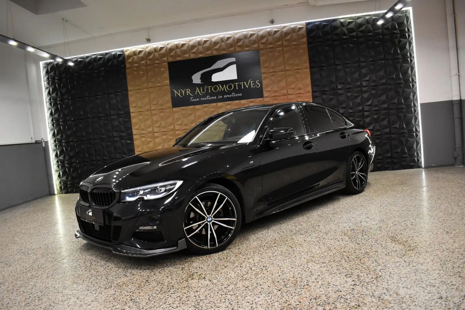 BMW 320 d xDrive M-PERFORMANCE, KAMERA, LED, HUD, KEYLESS Schwarz - 1