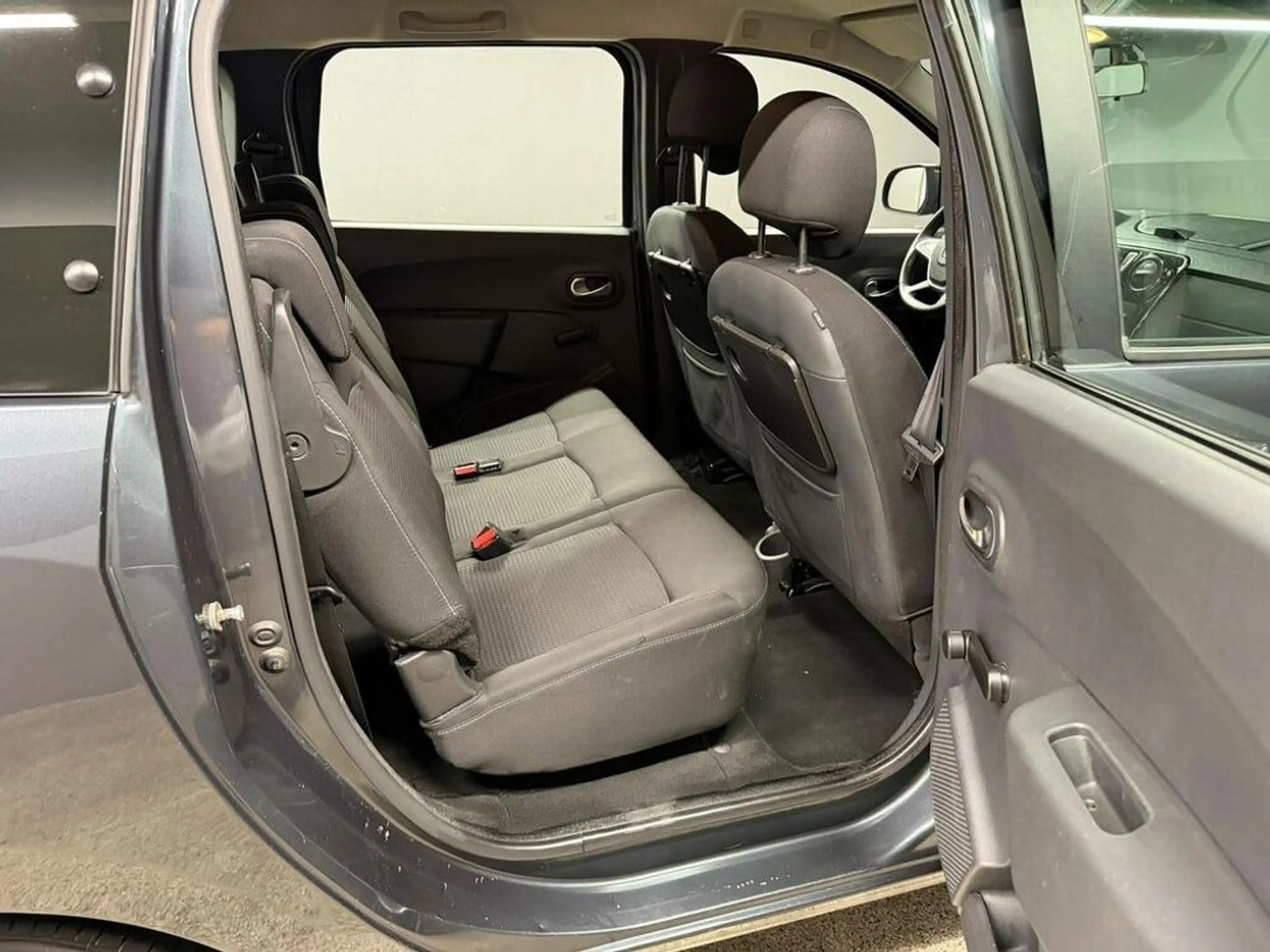 Dacia Lodgy Supreme — photo 9