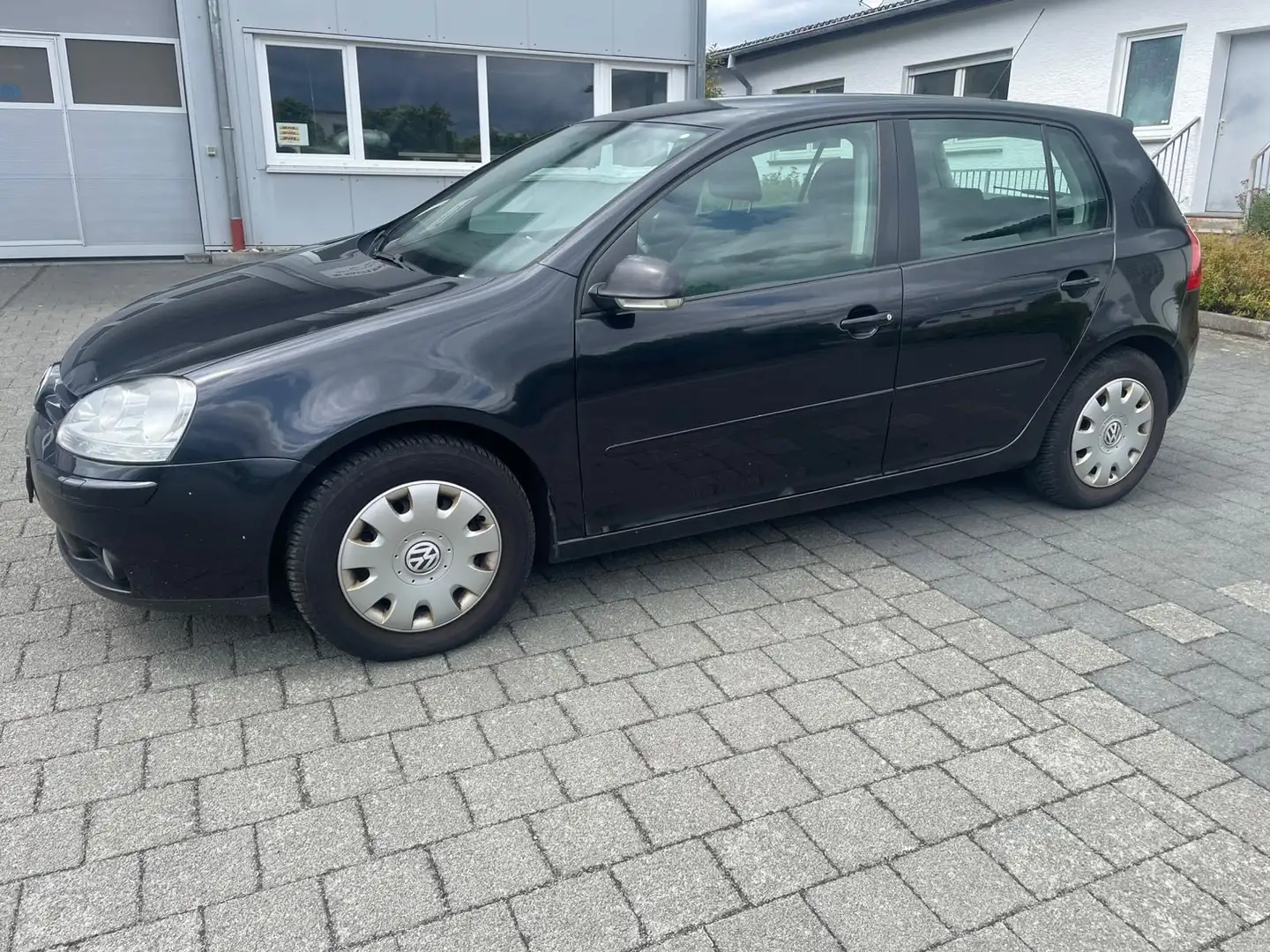 Volkswagen Golf Tour Schwarz - 1