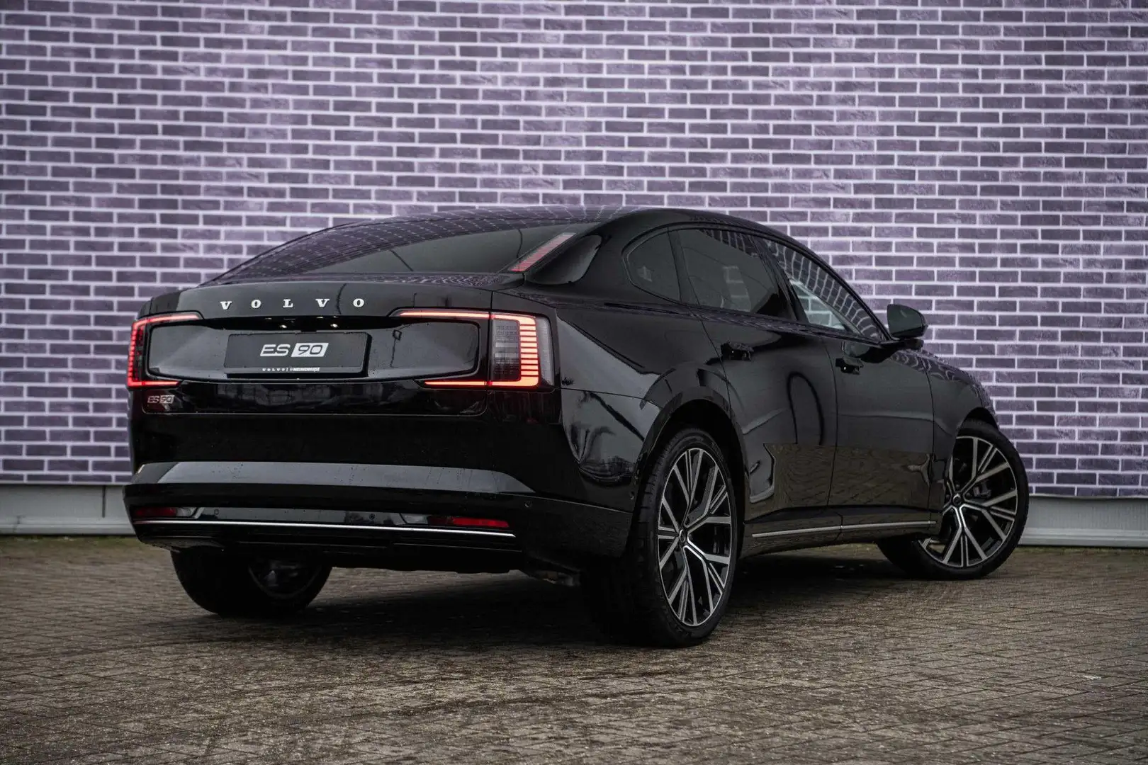 Volvo ES90 Single Motor Extended Range Ultra 92 kWh | Bowers Schwarz - 2