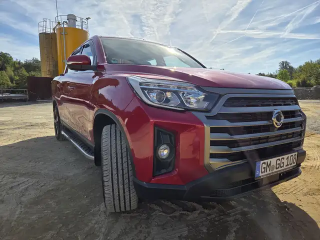 SsangYong Musso Musso 4WD Quartz PDC Kamera AHK Navi Sommer und Wi